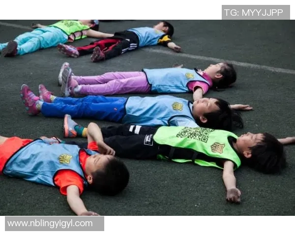 吴伟独家解析足球技巧与战术心得助你提升球技与比赛表现